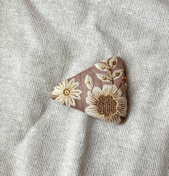 インド刺繍パッチンピン 4枚目の画像