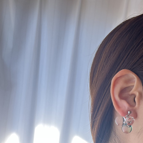 透け感のあるブルー♡トリプルバブル【軽いイヤリング、ピアス】4gの 