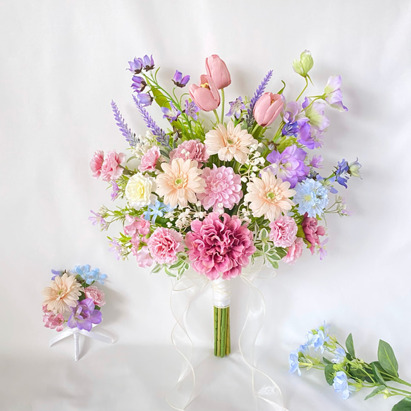 受注再販】モーブダリアとガーベラのガーデン風 クラッチ ブーケ（造花