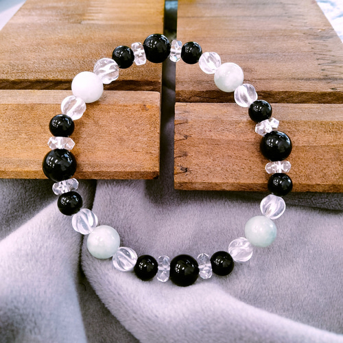 №194 オニキスと翡翠の最強ブレス カットクリスタルを合わせて