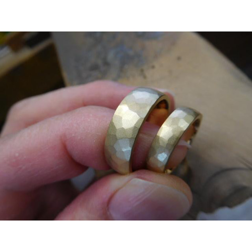 18k ゴールド 結婚指輪 鍛造 手作り 18金 k18 太め 平甲丸 槌目