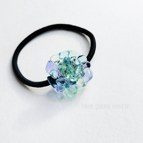 色変化】つぶつぶガラスのヘアアクセサリー 紫陽花カラー（ヘアゴム黒