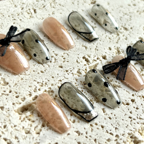 ネイルチップサイズオーダー制 シアー ブラックドット 囲みフレンチ