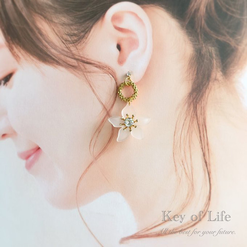 Key of Life▷華やか フラワー×ジルコニア フロストホワイト
