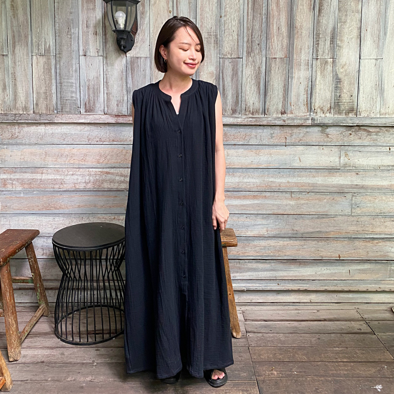 【再販開始！！】サラッと着れる コットン ダブルガーゼ ノースリーブシャツワンピース　ブラック　0696BK