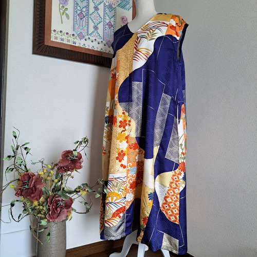 ☆ 着物リメイク/お振り袖/正絹/ノースリーブ/Vネックワンピース