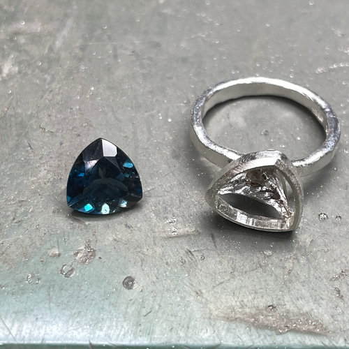 ロンドン ブルートパーズ トリリアント 3.7ct シルバーSV925