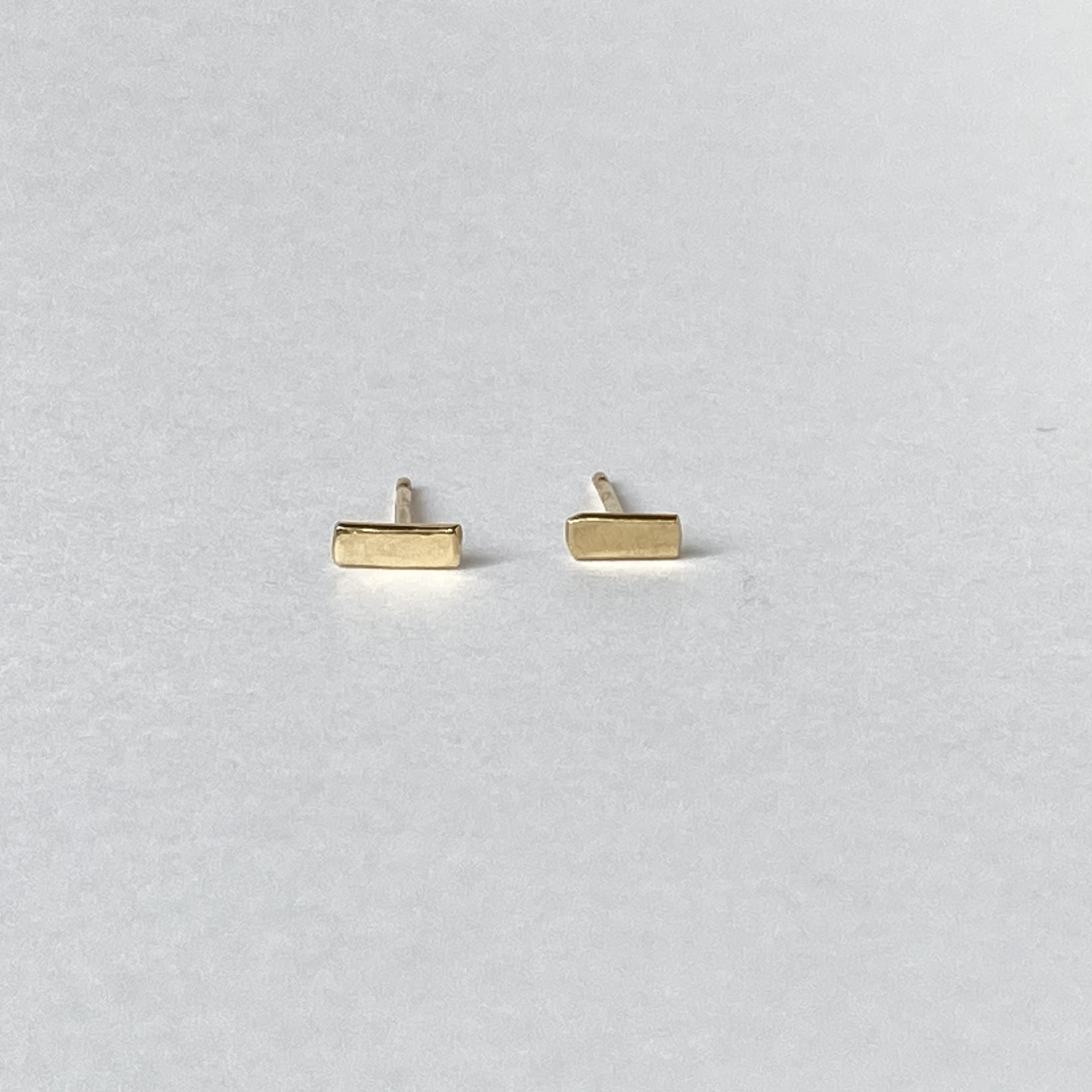 10ｋ tiny barピアス