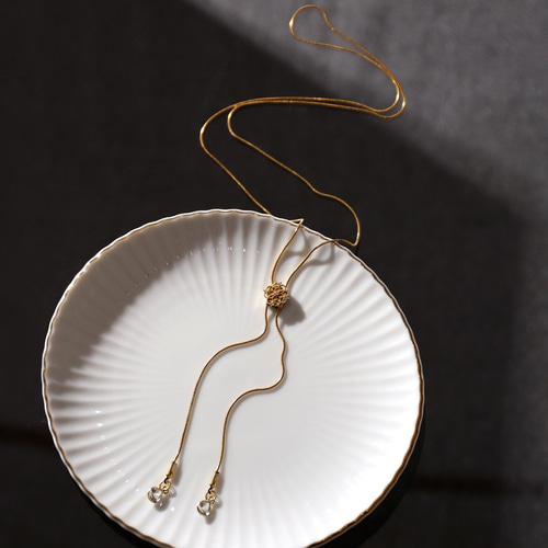 再販】フィリグリークリスタルループタイロングネックレス【サージカル