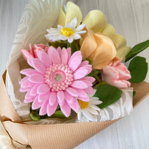 フェルトの枯れないお花】パステルピンクのブーケ ガーベラ