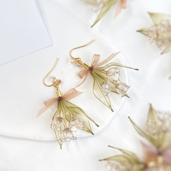 鈴蘭のスワッグ ピアス/イヤリング ディップアート アメリカンフラワー