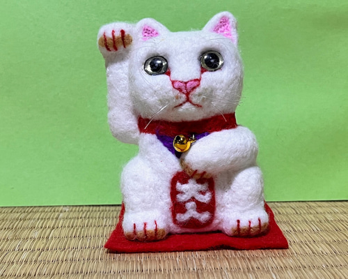 羊毛フェルト　猫　【もりりん。様】お取り置き分です 100均の羊毛フェルトキット「ネコ」 | おもにとり