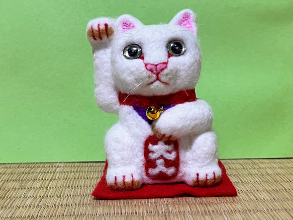 招き猫(大入)(中)(置物)#2(羊毛フェルトと綿) 羊毛フェルト 工房 招き猫(大入)(中)(置物)#2(羊毛フェルトと綿) 羊毛フェルト 工房