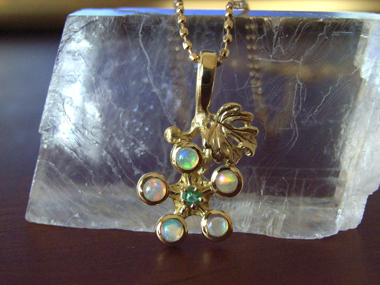 K18YGオパールのお花ペンダントトップ（シンプル）