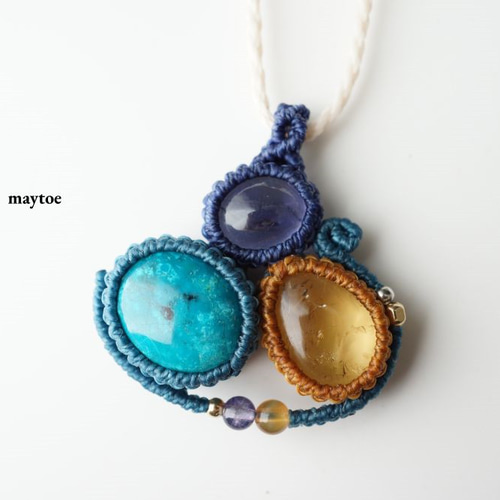 クリソコラ＆シトリン＆アイオライトのマクラメネックレス - voyage