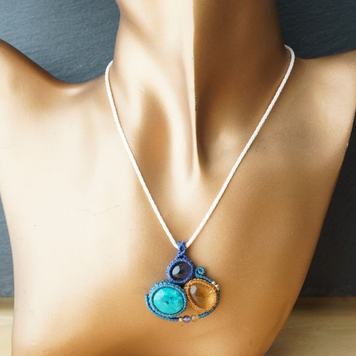 クリソコラ＆シトリン＆アイオライトのマクラメネックレス - voyage