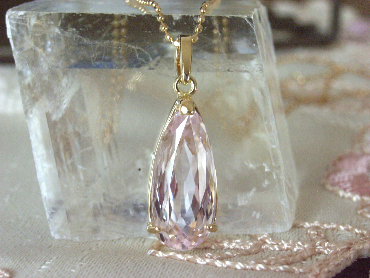 K18YGクンツァイトペンダントトップ