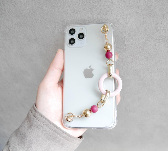 くすみピンクフープのキーリングハンガー　スマホケース　iPhoneケース　全機種　スマホチェーン 1枚目の画像