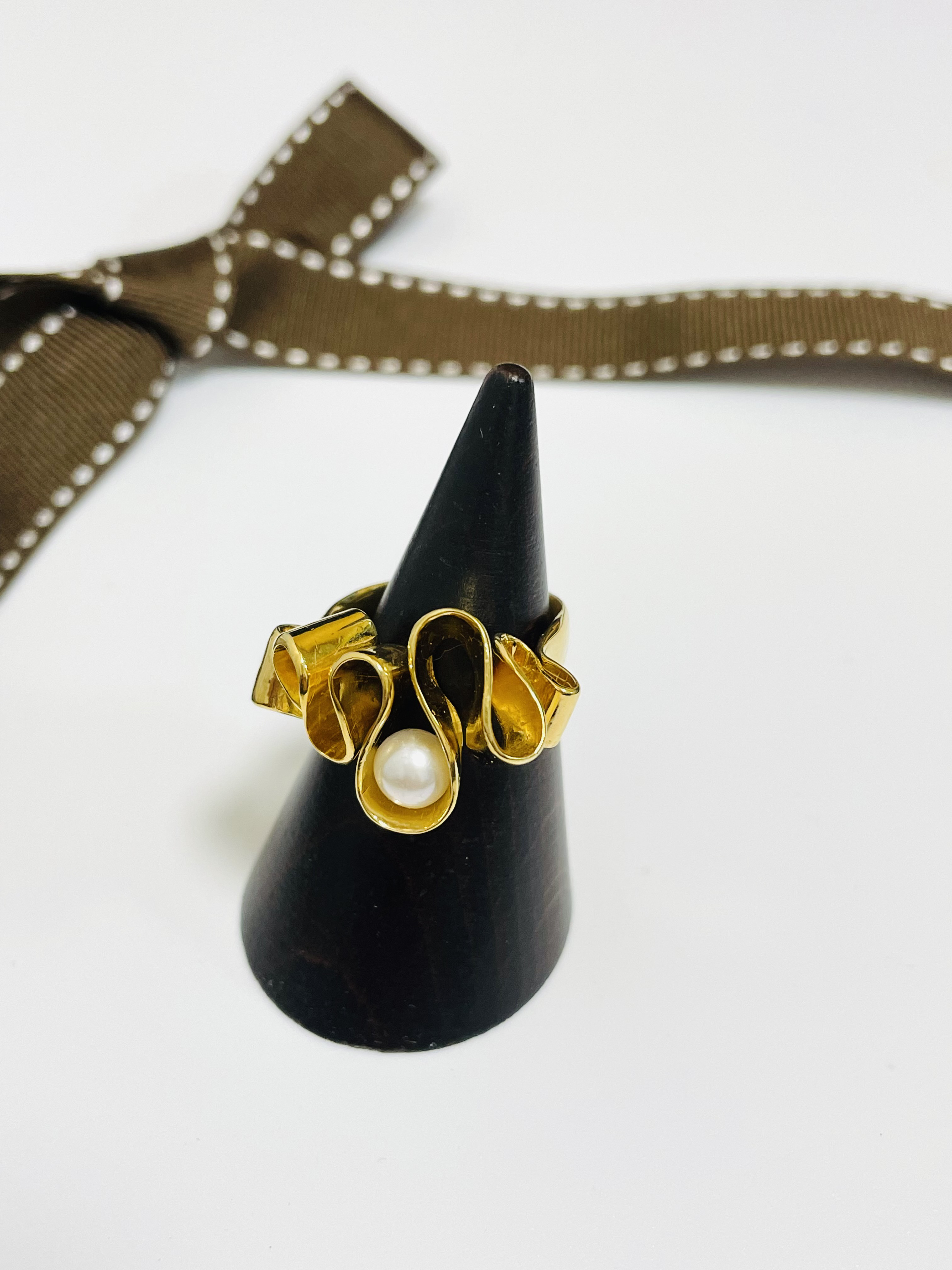 リボンのような一枚ドレープリング