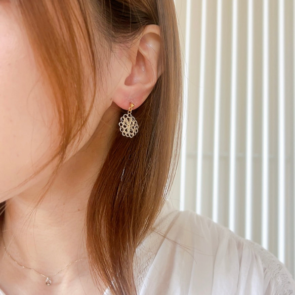 ワイヤークロッシェの軽いピアス｜華奢で上品な丸モチーフアクセサリー 9枚目の画像