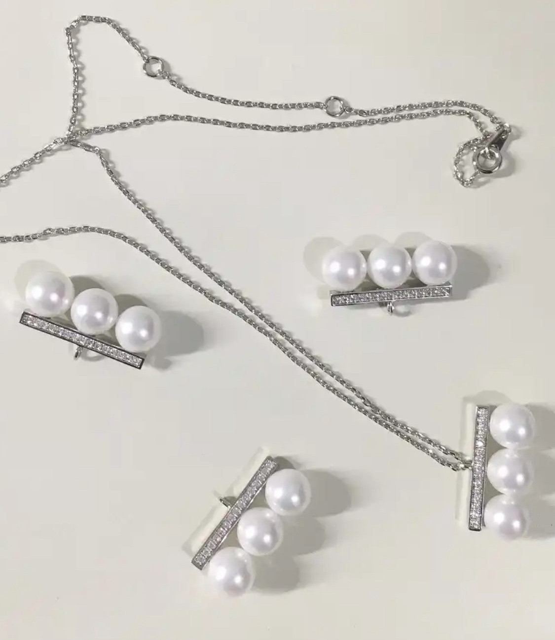 3連パール　ピアス　高品質