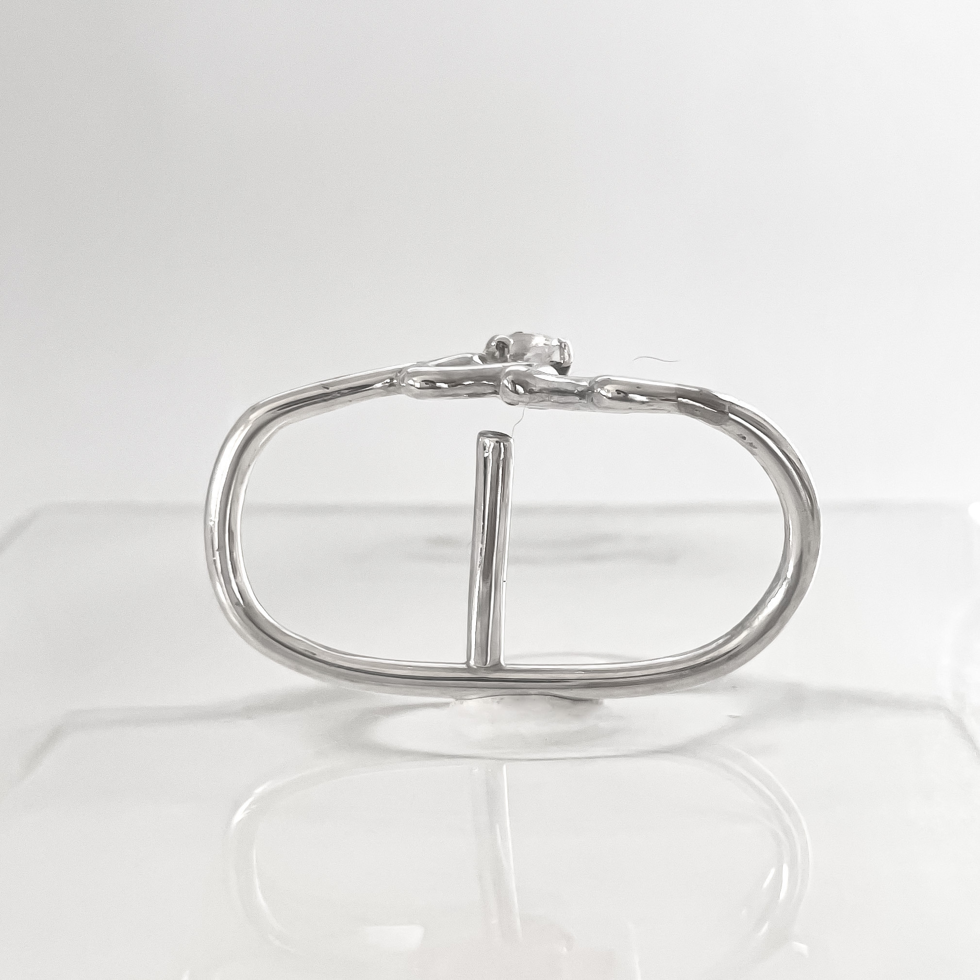 "in"double finger ring