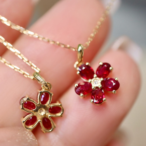 花モチーフ ルビーネックレスk18 ネックレス・ペンダント パール 花モチーフ ルビーネックレスk18 ネックレス・ペンダント パール