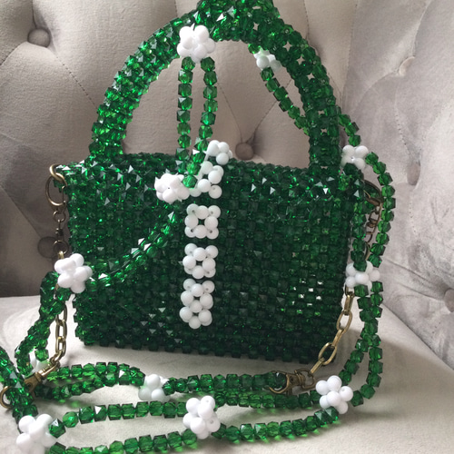 送料込み】『エメラルドの花飾り』ミニビーズバッグ ショルダーバッグ