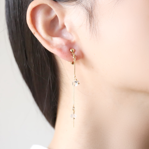 ニューヨーク産ハーキマーダイヤモンドのアシンメトリーピアス(14kgf 