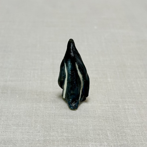 小さなペンギン】 陶の立ちペンギン 一点もの作品 高さ約4センチ 小さなペンギン】 陶の立ちペンギン 一点もの作品 高さ約4センチ