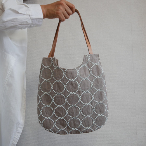 ミナペルホネンtambourine しずくバックL size brown × light blue