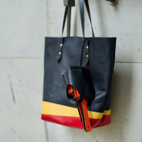 よさこい祭り 鳴子モチーフ トリコロールのレザートートバッグ トート