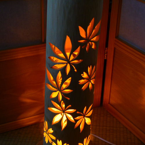 ◇全面彫◇竹灯り・竹あかり・竹灯籠 ～～ 癒しの灯り ☆紅葉と秋桜