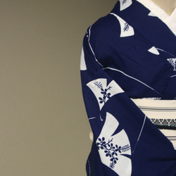 手染型藍染浴衣　濃紺　銀杏に萩が涼し気な秋の風を想わせる　トールサイズ袖長め　裄66ｃｍ　木綿 2枚目の画像