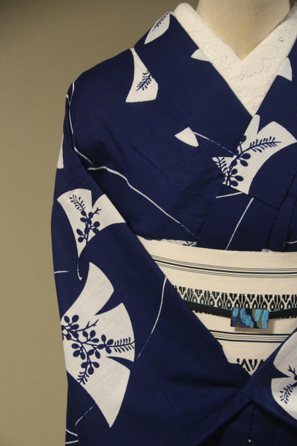 手染型藍染浴衣　濃紺　銀杏に萩が涼し気な秋の風を想わせる　トールサイズ袖長め　裄66ｃｍ　木綿 13枚目の画像