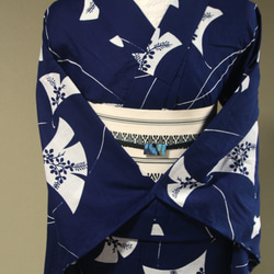 手染型藍染浴衣　濃紺　銀杏に萩が涼し気な秋の風を想わせる　トールサイズ袖長め　裄66ｃｍ　木綿 14枚目の画像