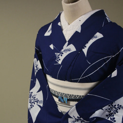 手染型藍染浴衣　濃紺　銀杏に萩が涼し気な秋の風を想わせる　トールサイズ袖長め　裄66ｃｍ　木綿 5枚目の画像