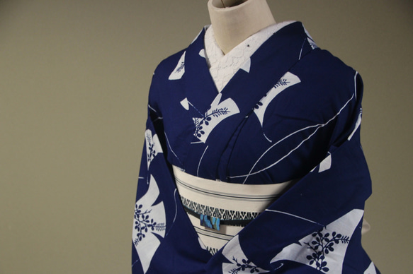 手染型藍染浴衣　濃紺　銀杏に萩が涼し気な秋の風を想わせる　トールサイズ袖長め　裄66ｃｍ　木綿 5枚目の画像