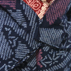 ◇現代 有松鳴海絞　浴衣◇【濃紺　赤】竜田川模様がクラシカルで涼し気な装いを演出　　裄68ｃｍ　木綿浴衣　 5枚目の画像