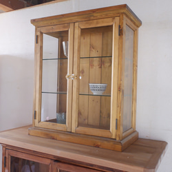 ガラス引き戸棚【総無垢材】 ひのき無垢 ガラス引き戸の食器棚 | HINOKICRAFT