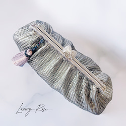 フランス製メタルブラックシルバー変わり織りの光沢が気品漂う特大タッセル　 がま口バッグ　クラッチ　ミニバッグ　フォーマル 7枚目の画像