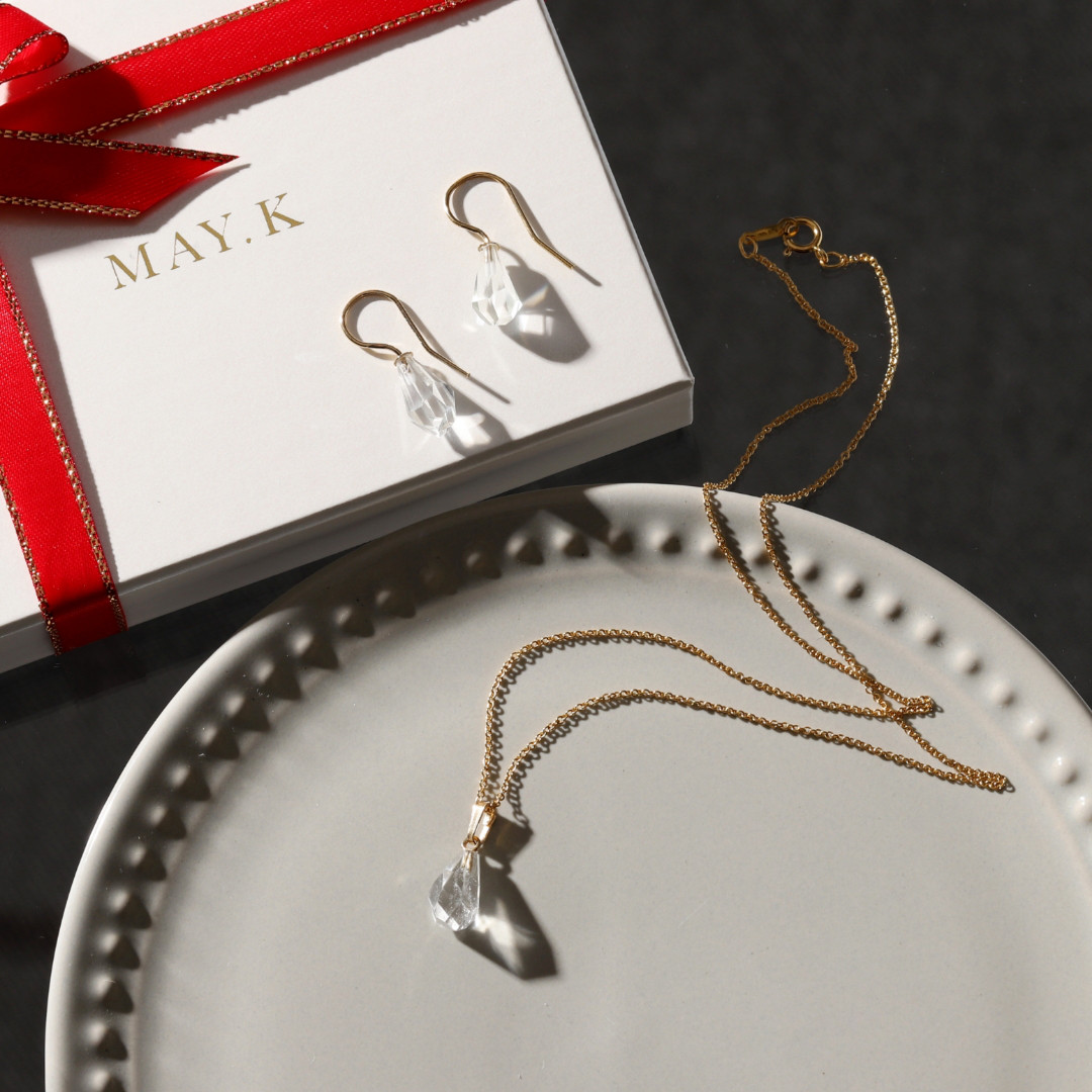 【秋の福袋2025】ハンドカットクリスタル　フックピアス&ネックレス２点セット【14kgf】クリアアクセサリー◇天然石