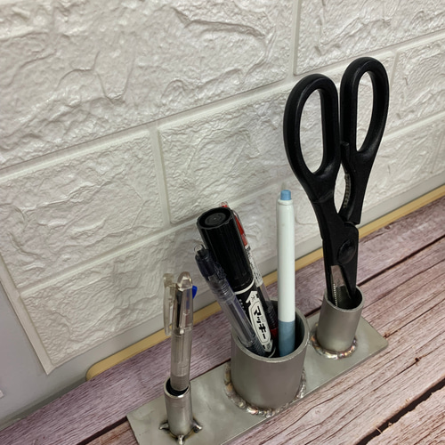 ステンレス製 シンプルな作りのペン立て ペンスタンド 文具 ペンケース