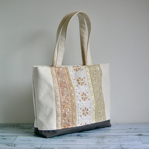 感謝価格　SALE トートバッグ　バックインバック　人気　ハンドメイド A4サイズ収納可能！美しいインド刺繍リボンのトートバッグ