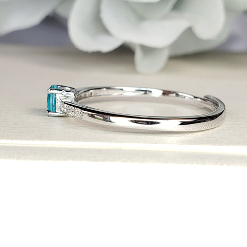 ブラジルブルー 奇跡の輝き✨パライバトルマリン 人工宝石 4mm