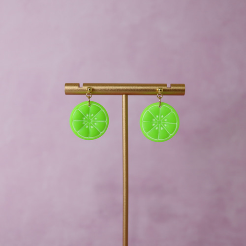 ライム】イヤーアクセサリー ピアス イヤリング 金具変更対応 ネオン