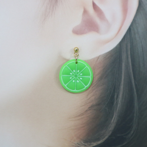 ライム】イヤーアクセサリー ピアス イヤリング 金具変更対応 ネオン