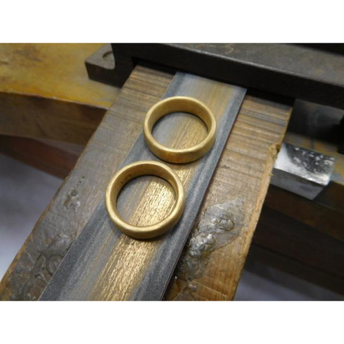 K24 純金 24金 甲丸リング 結婚指輪 シンプル 男女兼用 2本セット 楽天市場】K24甲丸 結婚指輪 マリッジリング 純金甲丸 ペア