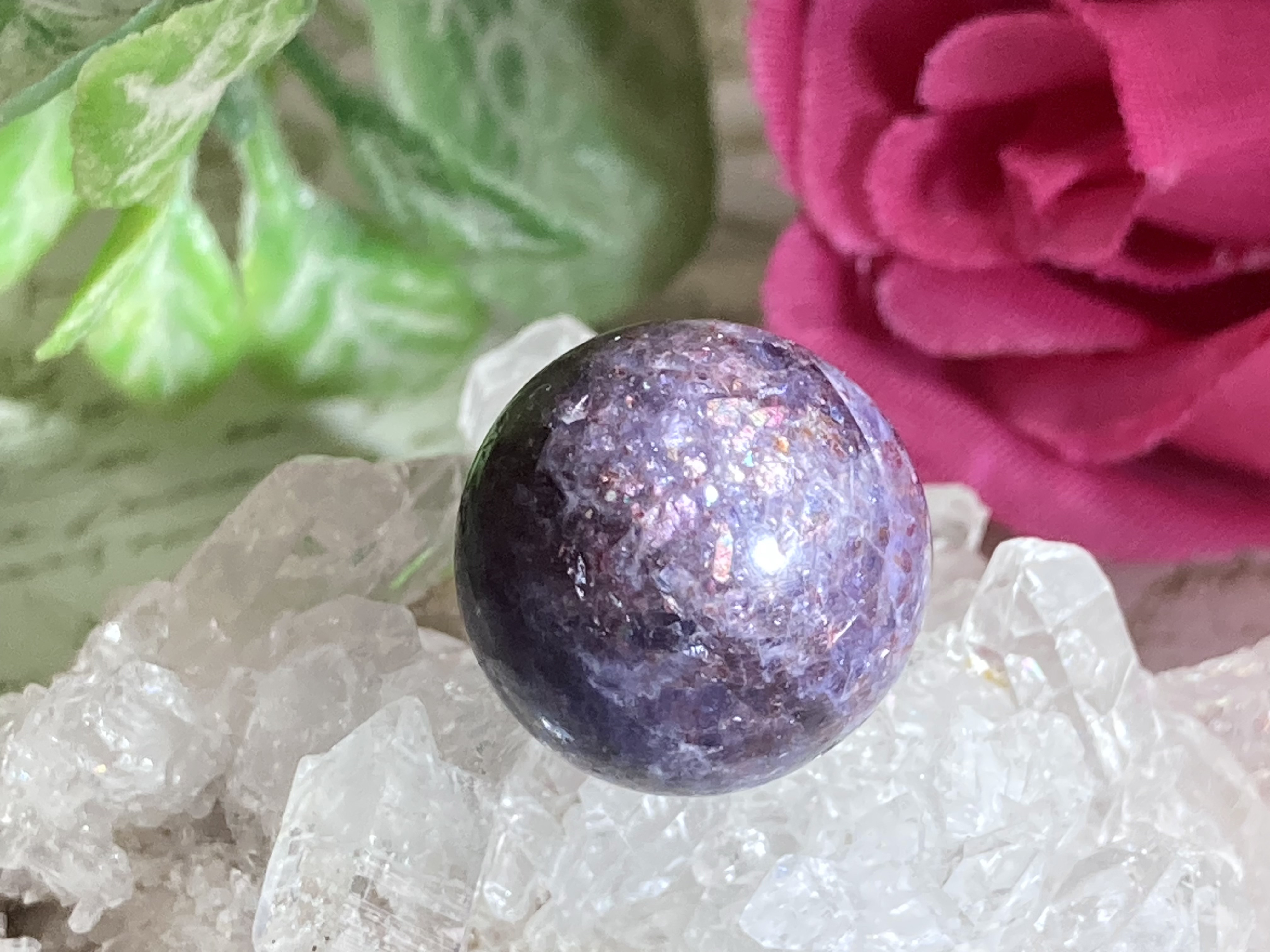 はち。さま専用アイオライトサンストーン　スフィア　天然石置物　C73