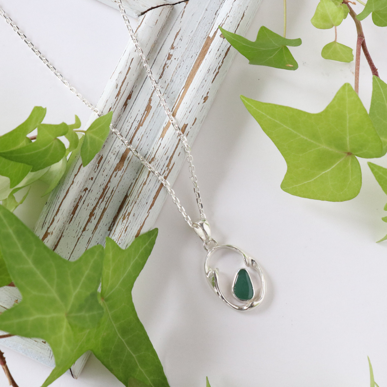 糸魚川ヒスイ シルバー925 ペンダント 「ナミマニヒカル」（チェーン別） 国産翡翠 ■送料無料■